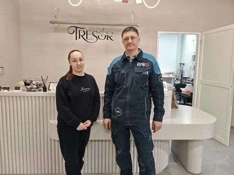 Обогрев швейного цеха Tresor в Томске — монтаж инфракрасных обогревателей BALLU бригадой Евгений и Евгений